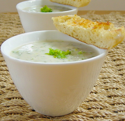 Better Than Panera Bread Broccoli Cheese Soup #WeekdaySupper