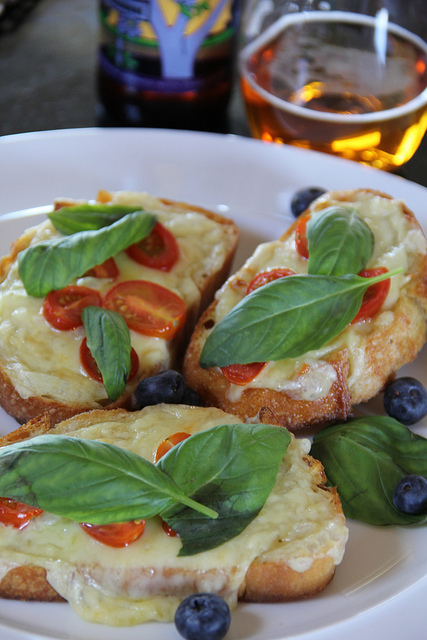 Roasted Tomato Crostini with Weissbier Cheese & Fresh Basil #CastelloMoments