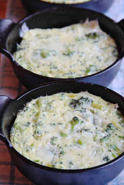 Crustless Broccoli-Mozzarella Quiches #SafestChoice