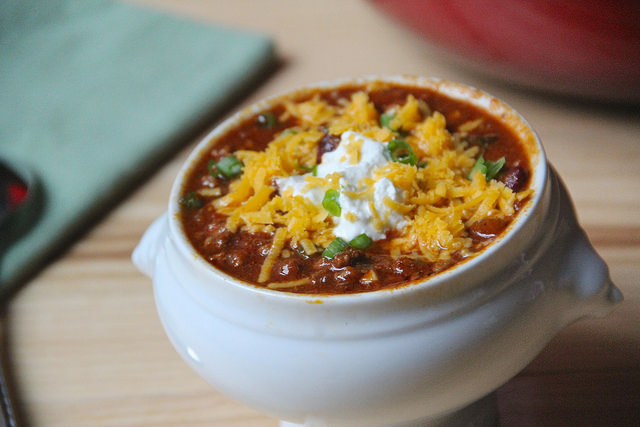The Best Chili Con Carne on Earth! AND A Lodge Cast Iron #Giveaway! 10-26-15
