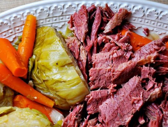 The Dish and The Spoon: Kelly's Corned Beef & Cabbage